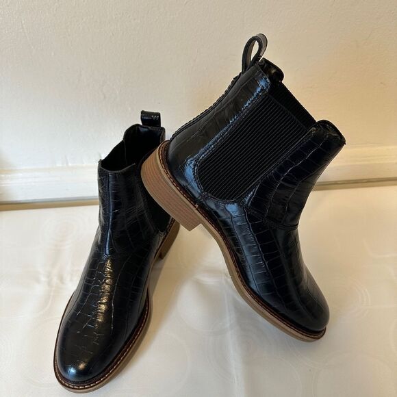 Clark’s Black Crocodile Pattern leather Ankle  Boots size 6 1/5 and 7 1/5 new - Picture 9 of 11